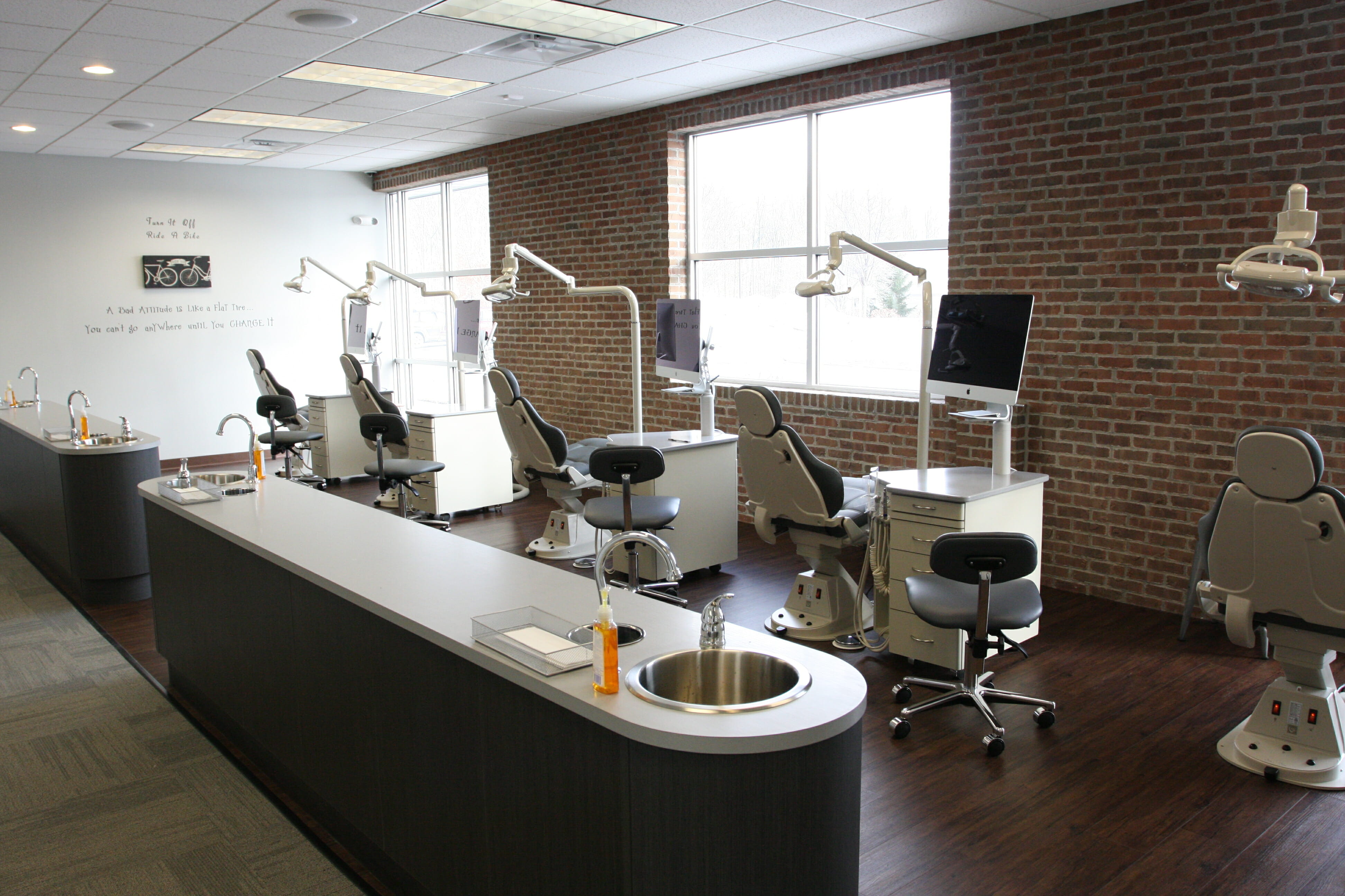 dental clinic design pictures