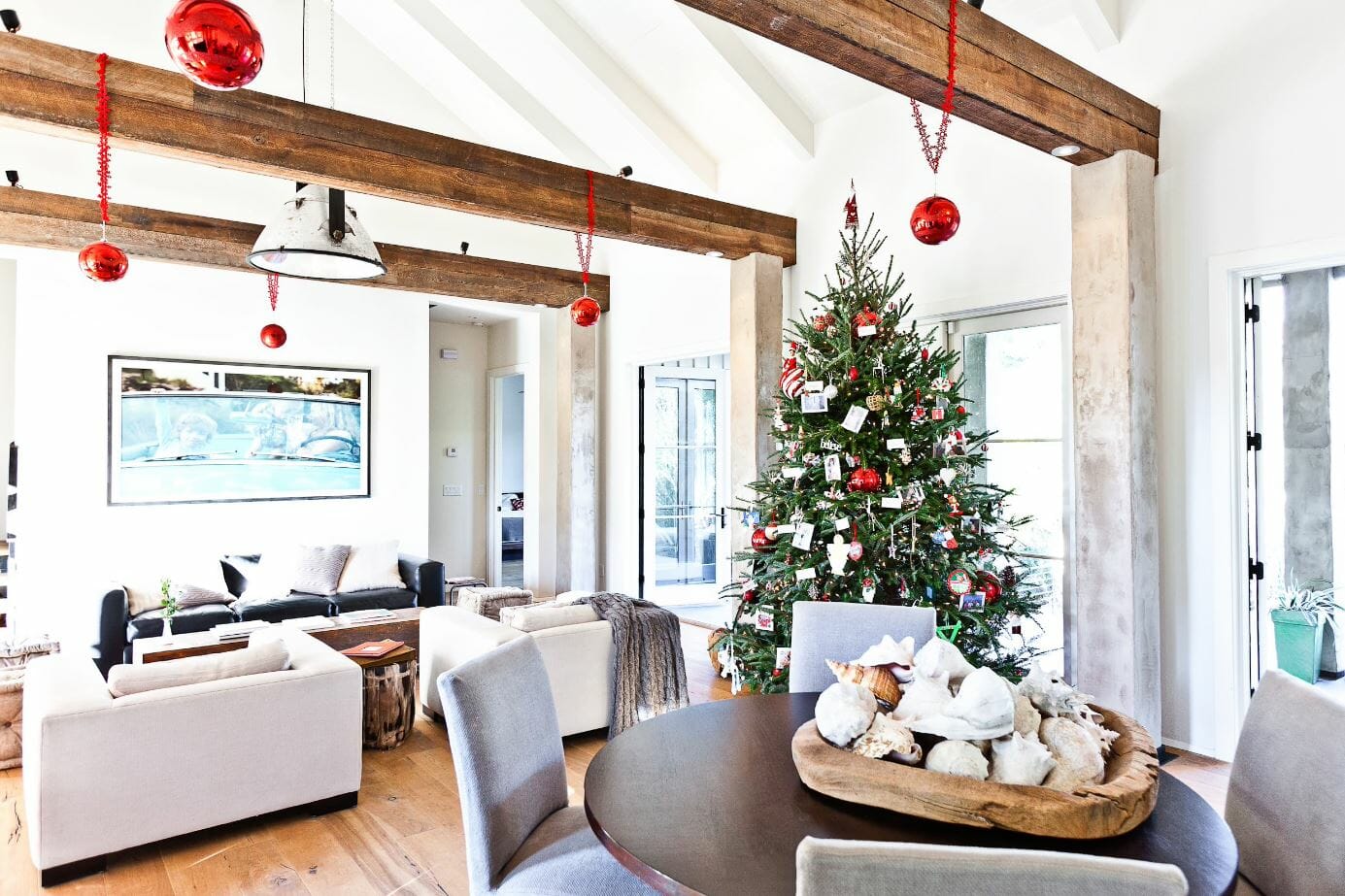 7 Best Modern Christmas Tree Ideas Decorilla Online Interior Design
