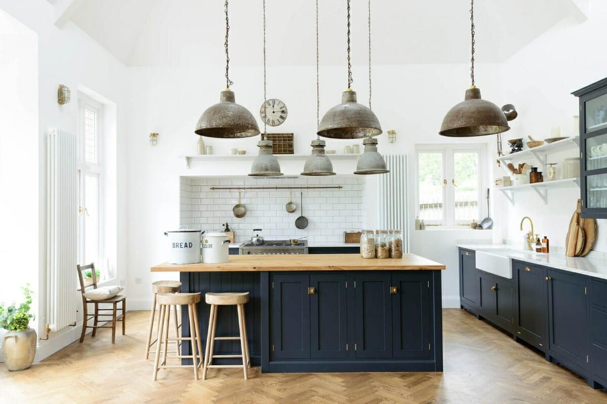 https://www.decorilla.com/online-decorating/wp-content/uploads/2019/04/shaker-kitchen-cabinet-trends.jpg