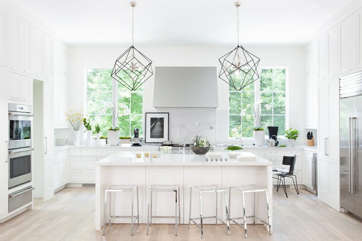 https://www.decorilla.com/online-decorating/wp-content/uploads/2019/06/Kitchen-renovation-furniture-ideas-by-Elizabeth-L.jpg