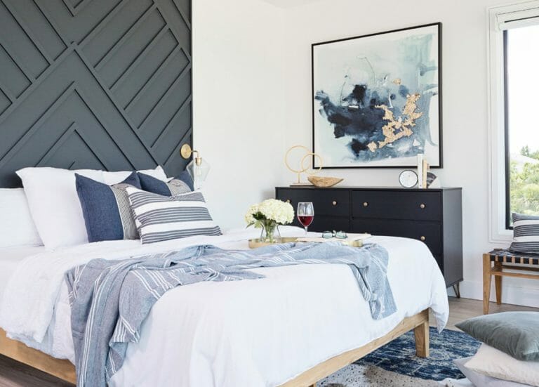 Coastal Bedroom Furniture Ideas15 768x551 
