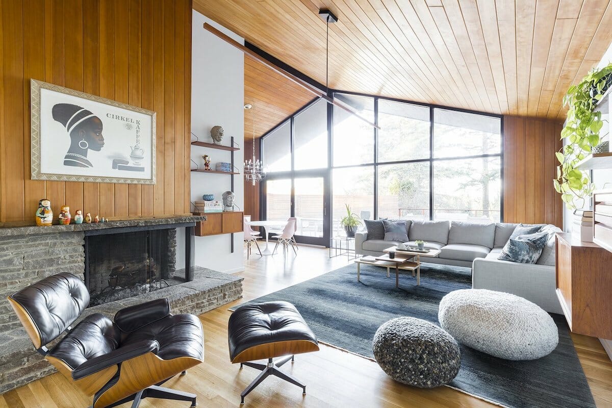 https://www.decorilla.com/online-decorating/wp-content/uploads/2020/07/Open-home-with-mid-century-modern-interior-design.jpg