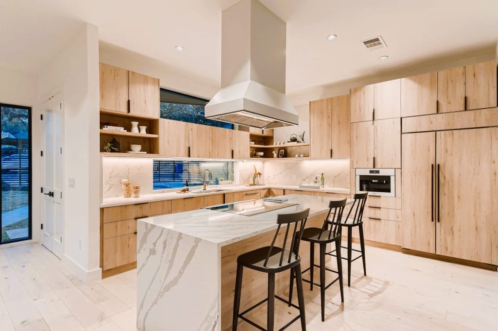 Modern kitchen by top Decorilla interior designer in San Antonio, Marisol O.