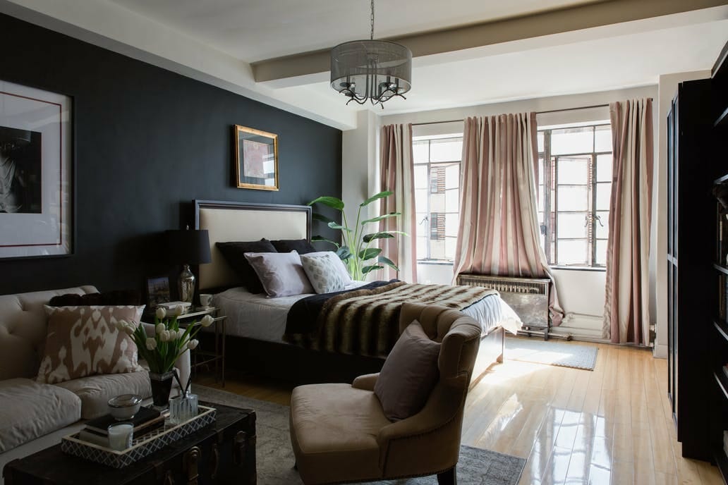 https://www.decorilla.com/online-decorating/wp-content/uploads/2021/04/luxury-studio-apartment-decor-ideas.jpeg