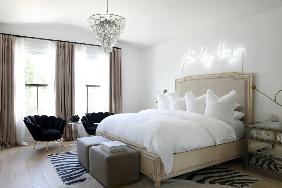 https://www.decorilla.com/online-decorating/wp-content/uploads/2022/01/Romantic-bedroom-decor-Jamie-C.jpeg