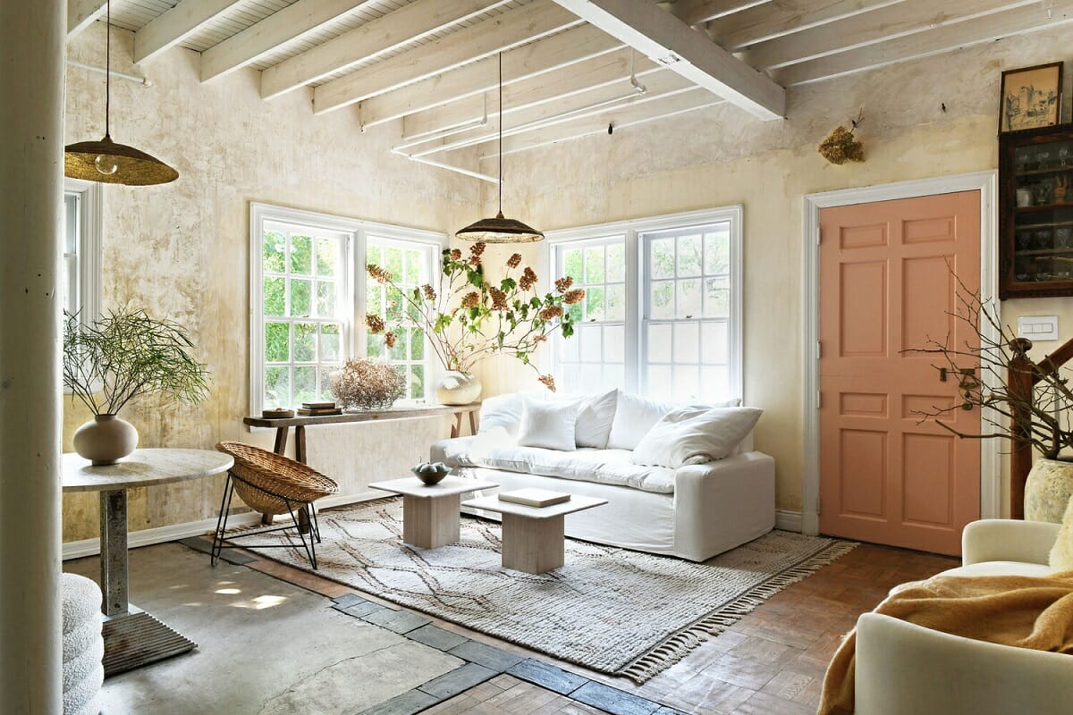 https://www.decorilla.com/online-decorating/wp-content/uploads/2022/01/Sustainable-interior-design-Leanne-Ford.jpg