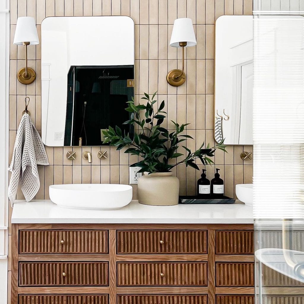 Chic bathroom by top Decorilla interior designer from Boise, Irina M.