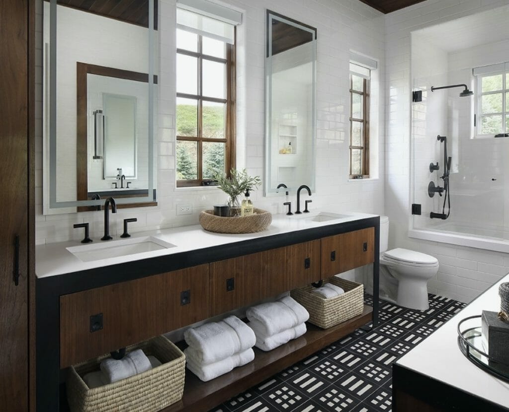 10 Master Bathroom Design Ideas For A Spa-Worthy Bathroom - Decorilla ...