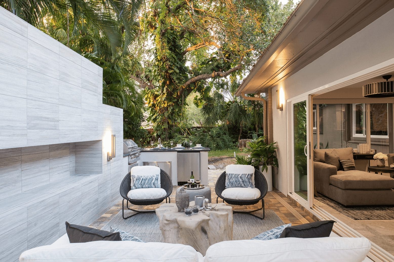 Outdoor Living Spaces: Top 12  Ideas for an Al Fresco Summer Oasis