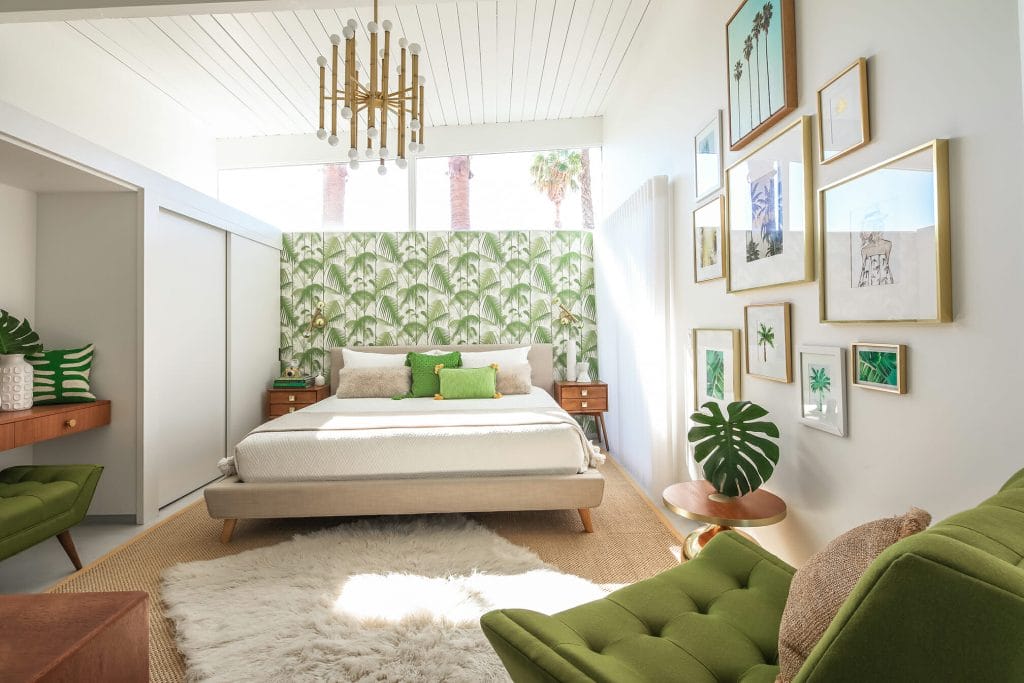 Playful green bedroom wall decor ideas by Decorilla