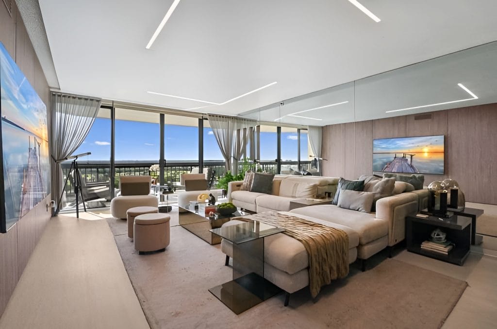 Sleek contemporary living room by Decorilla and top Miami interior designer, Taize M.