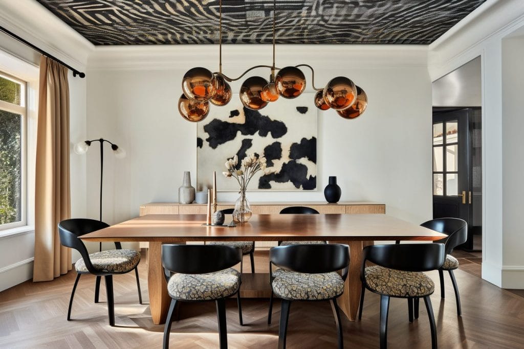 Textured wallpaper on the dining room ceiling, in 2025 interior design trends by Decorilla