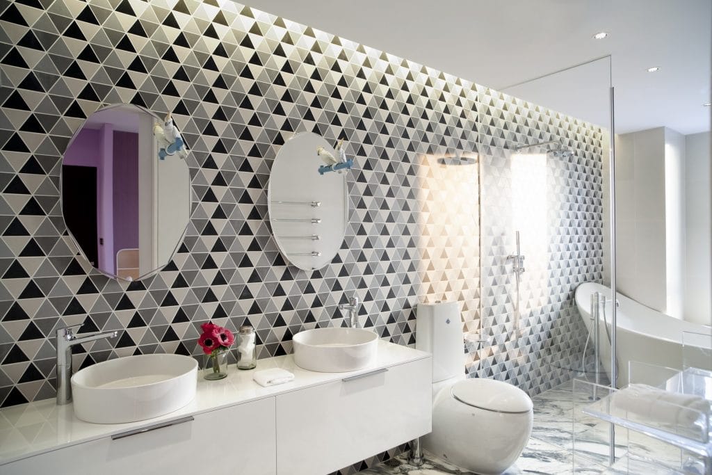 Ultra modern smart bathroom design, by Decorilla designer Sergio M.